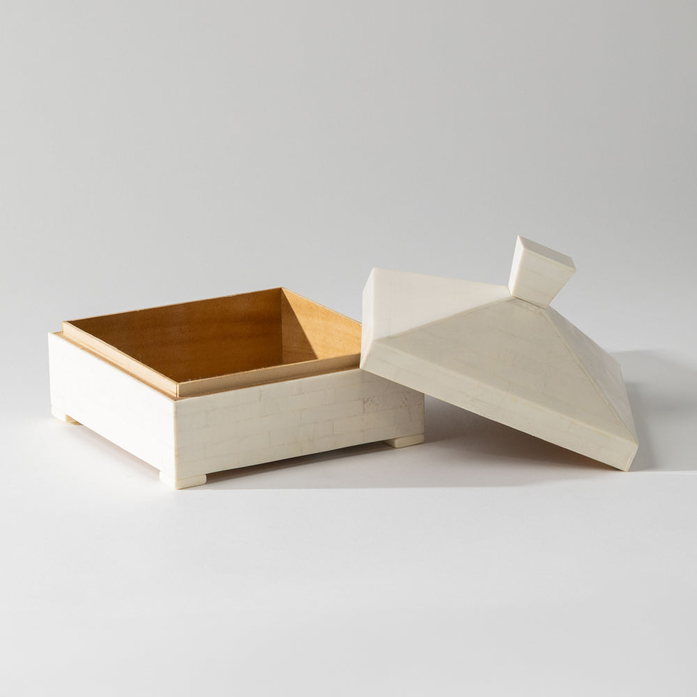 Pyramid Shaped Resin Box