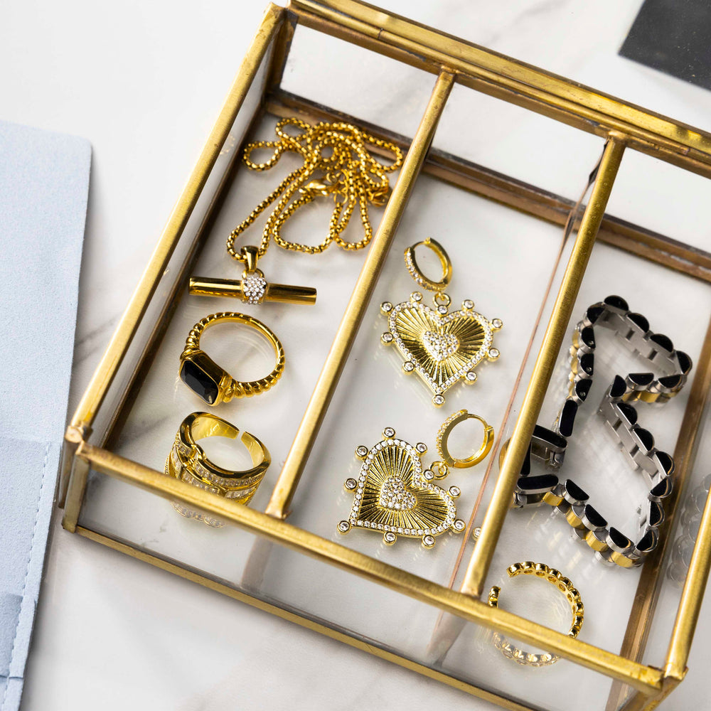 Slotted Glass Display Box