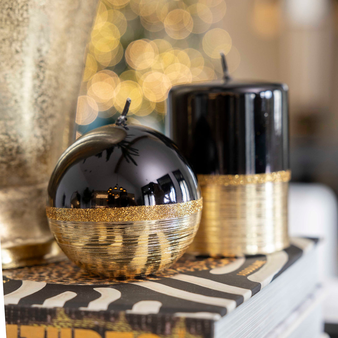 Black & Gold Ball Candle