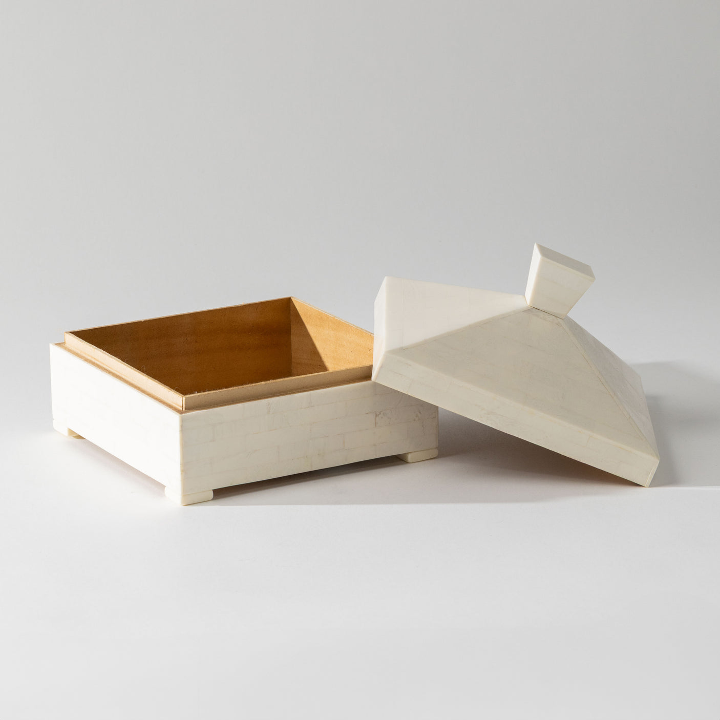 Pyramid Shaped Resin Box