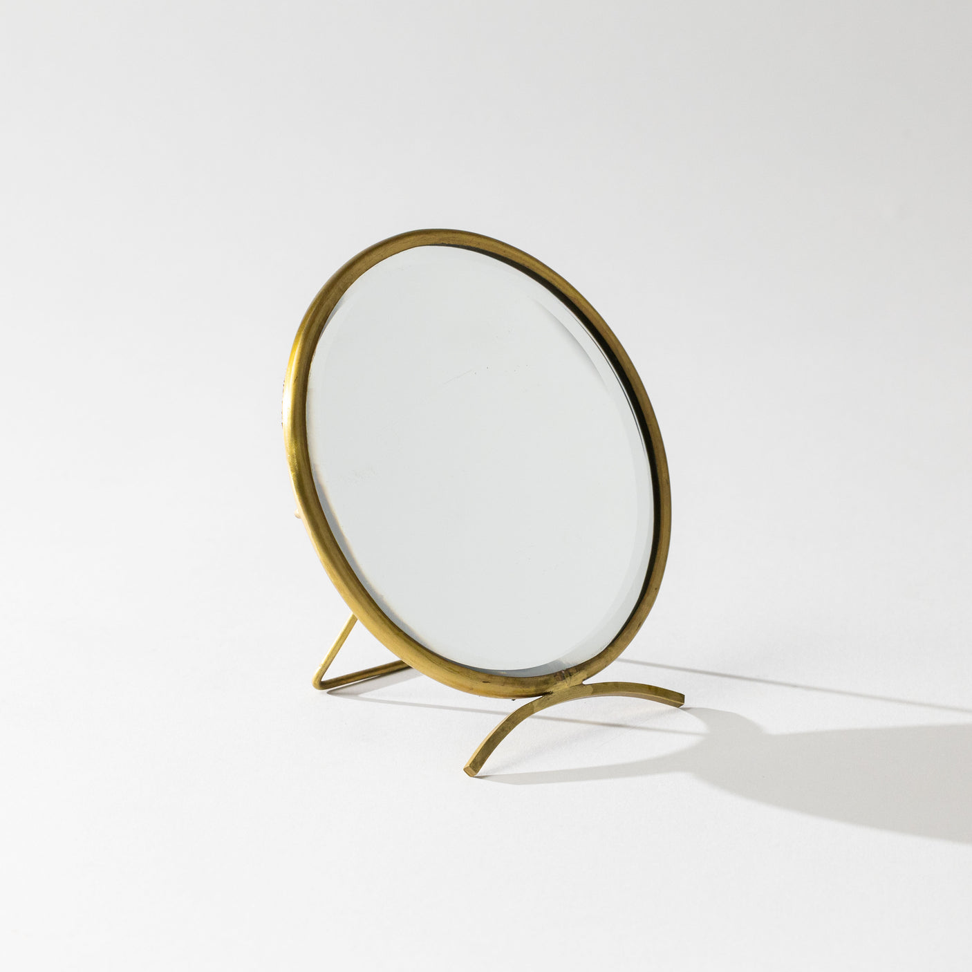 Round Folding Mirror