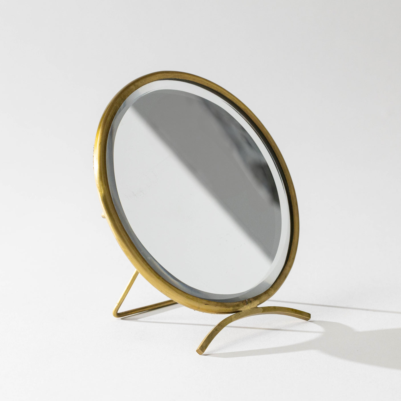 Round Folding Mirror