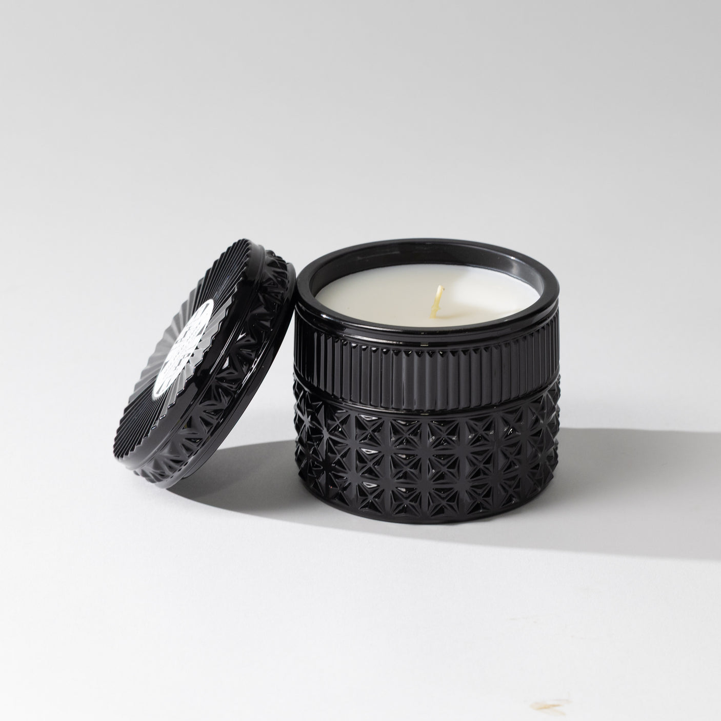 Smoked Clove & Tabac Gilded Faceted Jar Candle