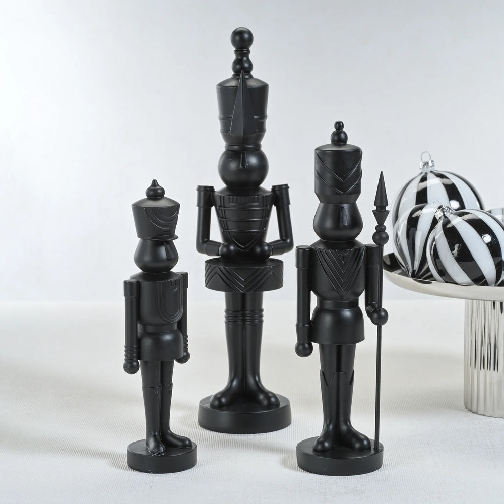 Black Nutcrackers Set